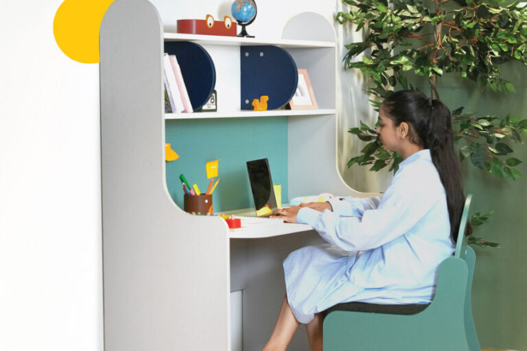 How to choose the best study table for your kids?