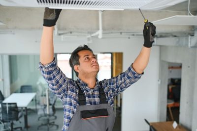 4 Signs Your Office Needs Immediate Air Duct Cleaning and Aircon Servicing